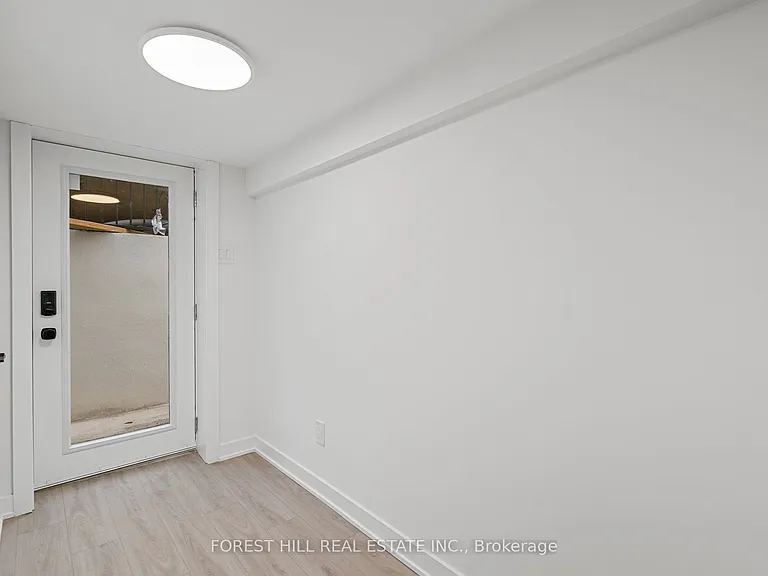 69 Claybrooke St #D — Photo 14