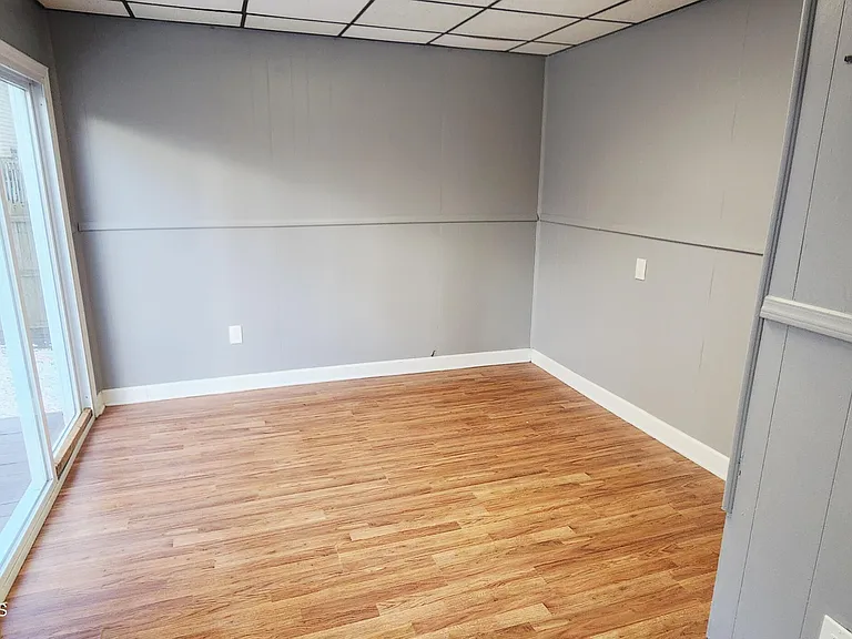 110 Ash St — Photo 6