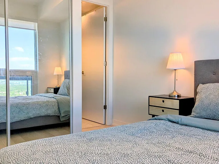 39 Roehampton Ave #3210 — Photo 10