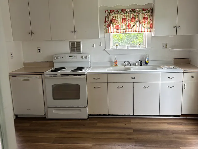 570 Little Fork Rd — Photo 17