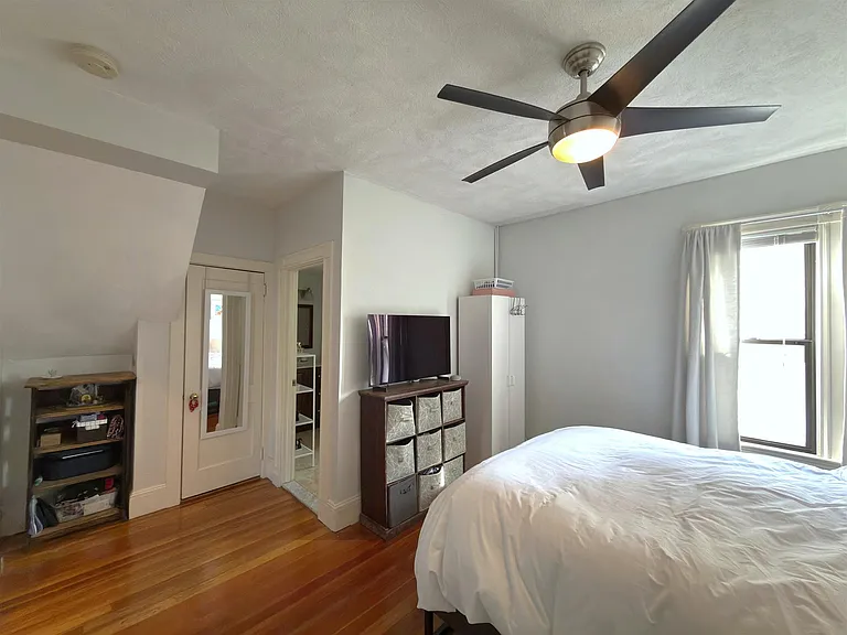 26 Amaranth Ave — Photo 17