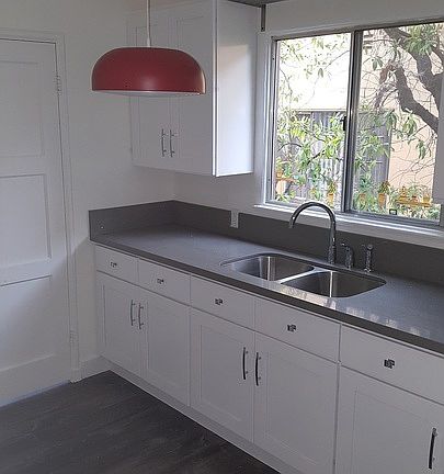 5th image of 340 S Mariposa Ave
