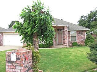 1105 Sennybridge Dr, Yukon, OK 73099