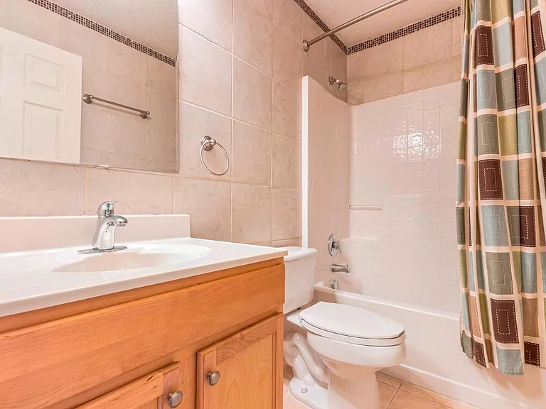 512 Blake Ave — Photo 25
