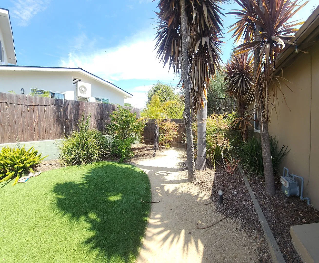 Beautiful upgraded home near campus! — Photo 3