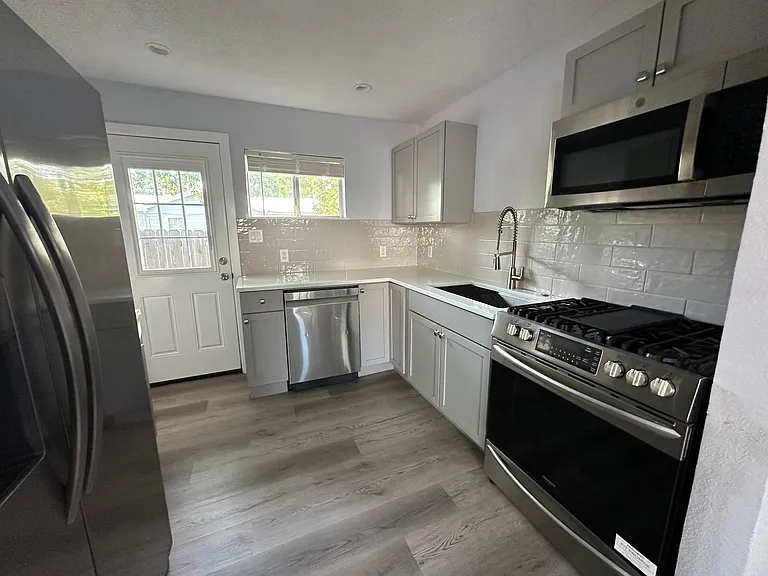 4412 Gillis Street — Photo 14
