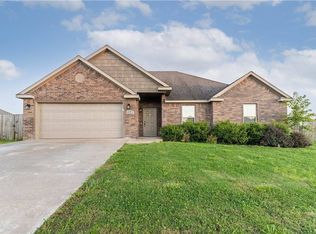 2091 Eagle Dr, Pea Ridge, AR 72751