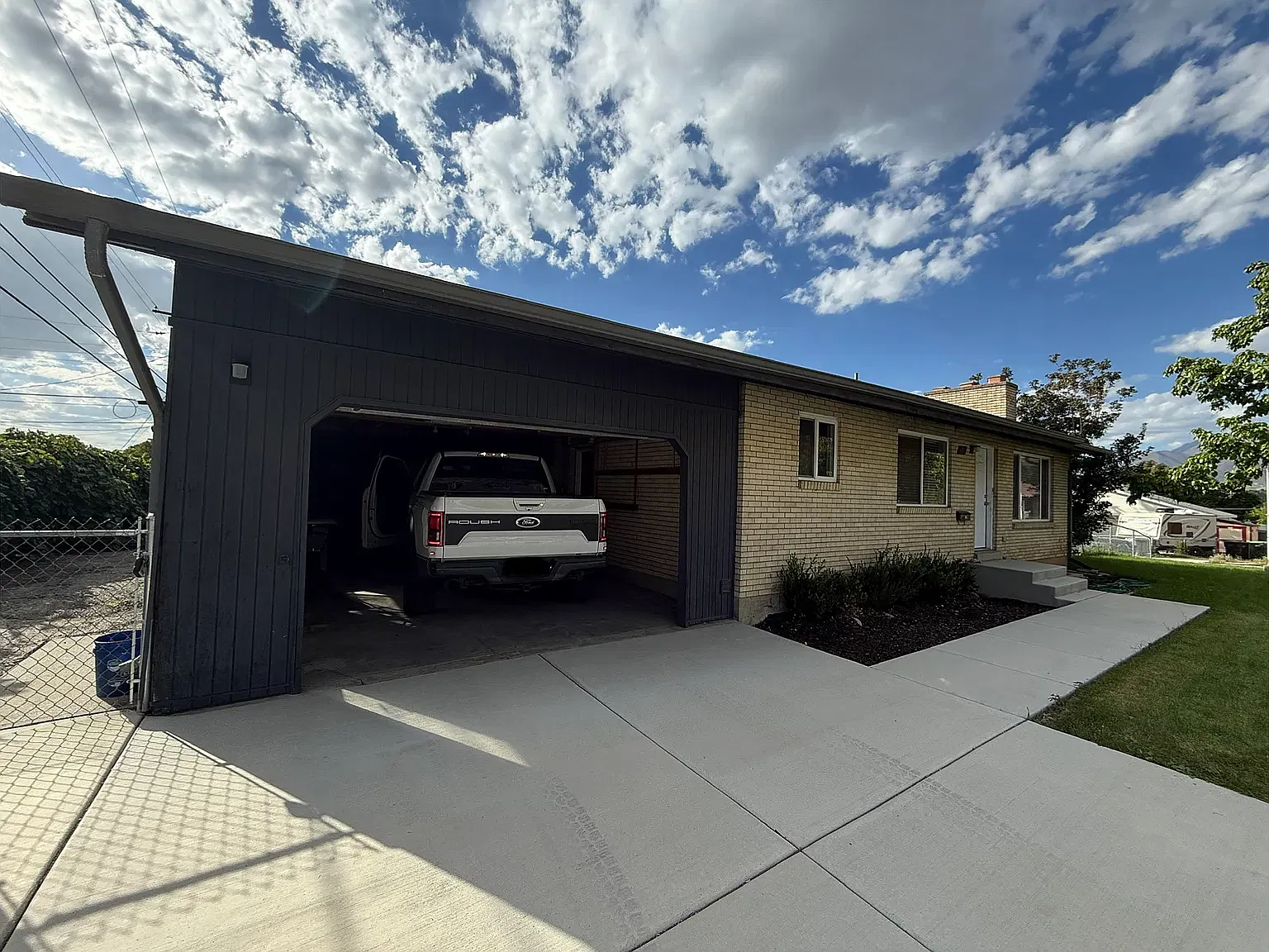 2 bed, 1100 sqft, $1,600 — Photo 2