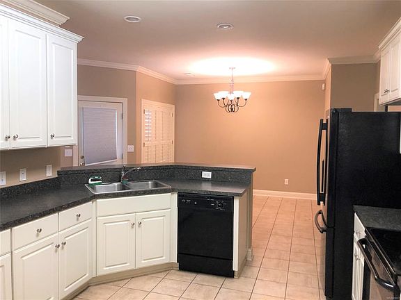 4th image of 4825 Mitford Cir