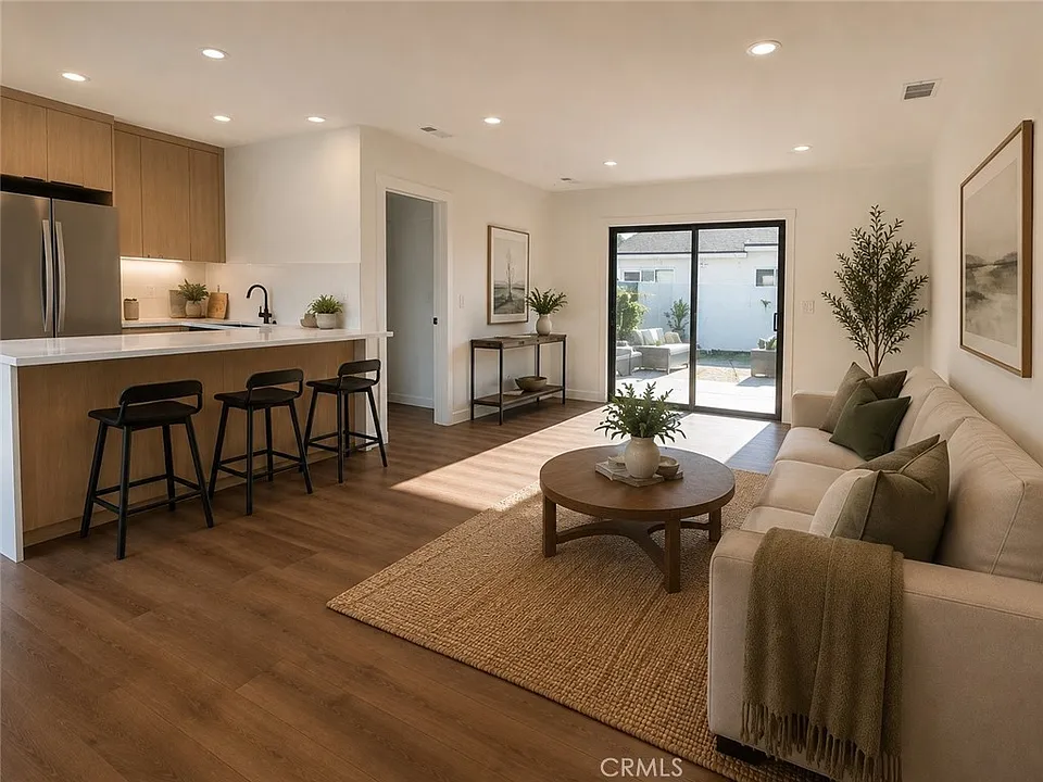 7008 Aura Ave