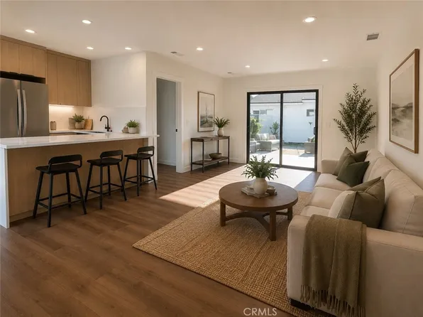 7008 Aura Ave, Reseda, CA 91335