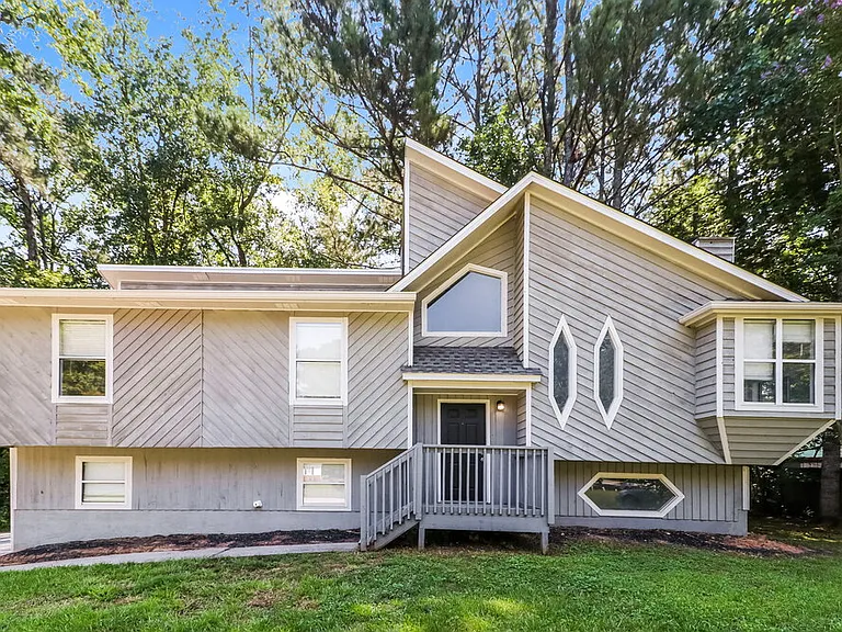 3684 Linwood Way — Photo 1
