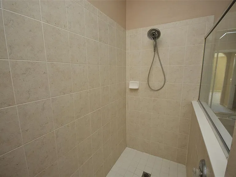 9441 Myrtle Creek Ln #215 — Photo 15