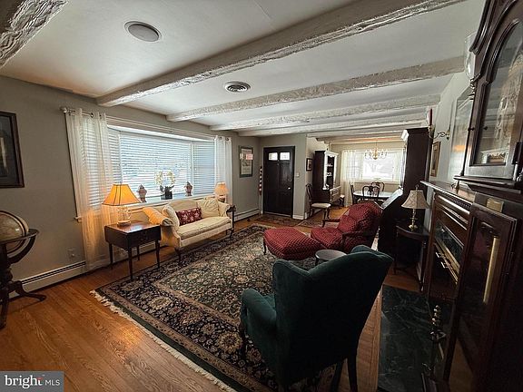 4th image of 200 E Hilltop Rd