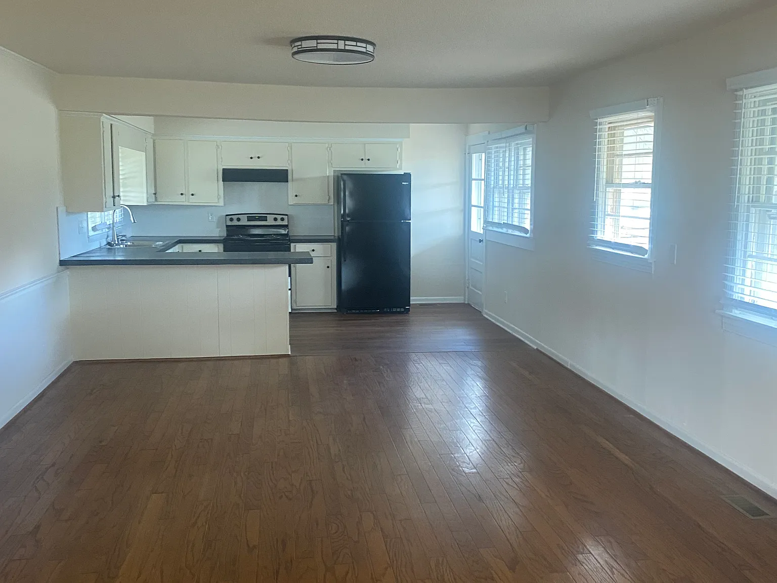 2 bed, 1170 sqft, $1,595 — Photo 3