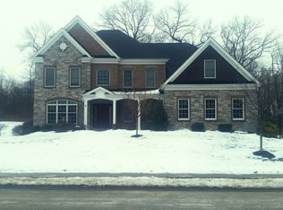 96 Clover Ln, Gibsonia, PA 15044