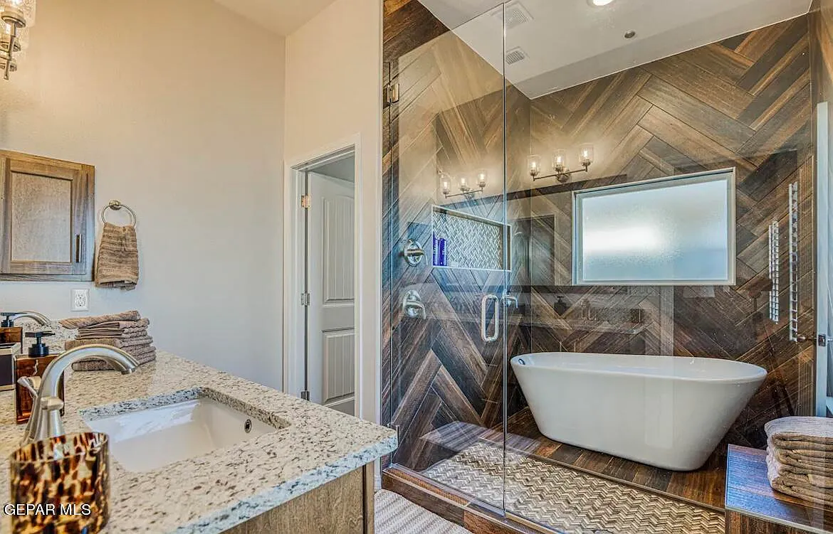 3 bed, 2.0 bath, 1730 sqft, $3,200 — Photo 4