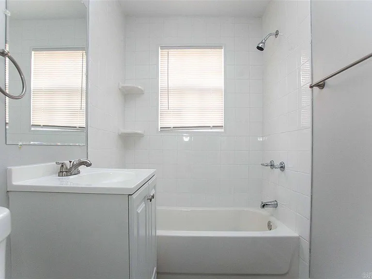 1521 S Pierce St — Photo 13