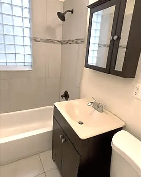 3935 W Fullerton Ave — Photo 8