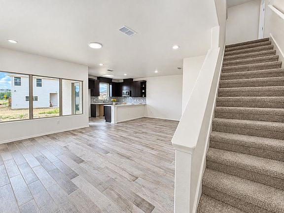 4th image of 808 Monasterio Dr