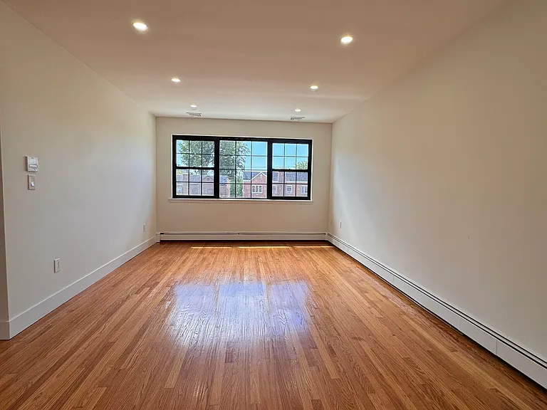 1195 Neill Ave #2 — Photo 3