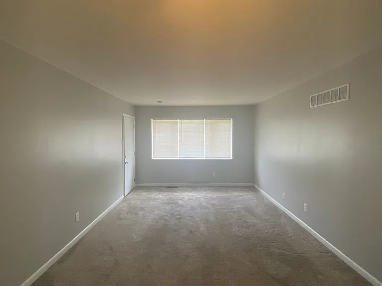 Northbrook Apartments — Photo 38