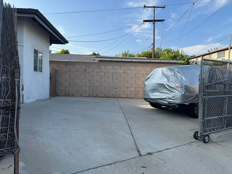 1219 W Mission Rd — Photo 17