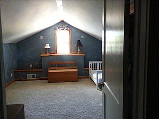 5th image of 611 Haigler St