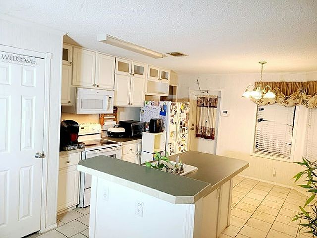 1st image of 5822 Shawnee Dr #232
