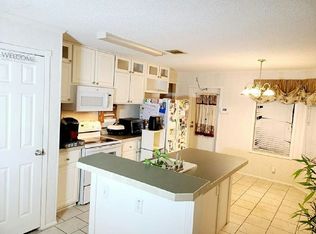 5822 Shawnee Dr #232, Lake Worth, FL 33463