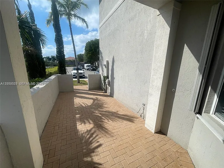 7931 NW 114th Ct — Photo 4