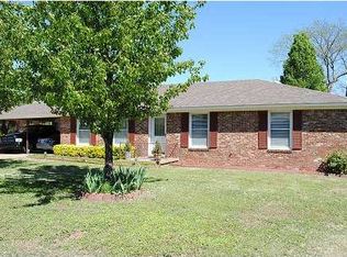 531 E Lakeside Dr, Florence, AL 35630