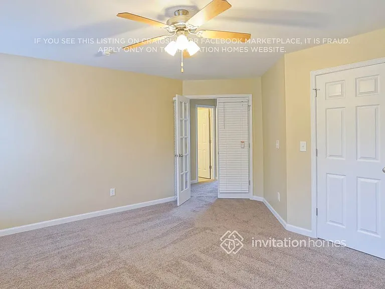 940 Island Bluff Ln — Photo 6