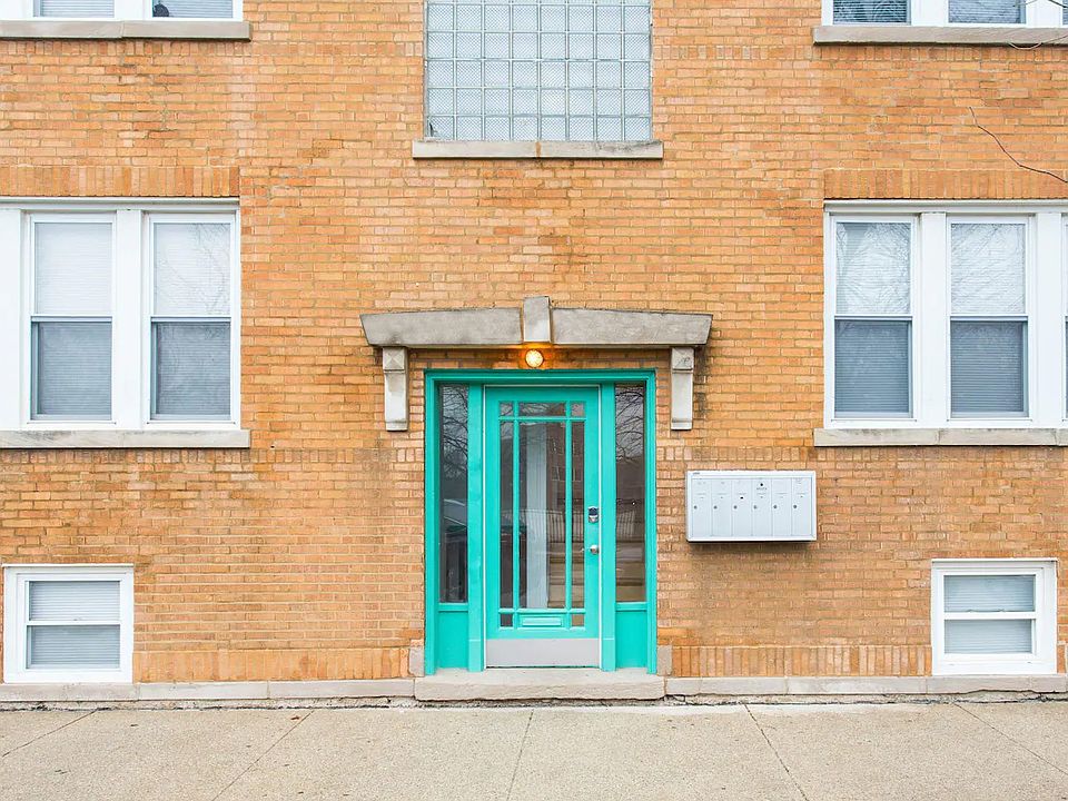 1st image of 4136 W Palmer Ave #2L