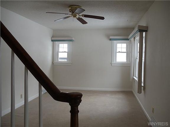 4th image of 1422 Wehrle Dr