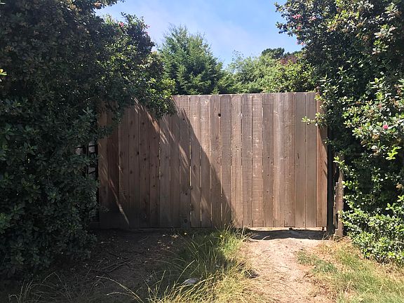 5th image of 1740 Anderson Ave