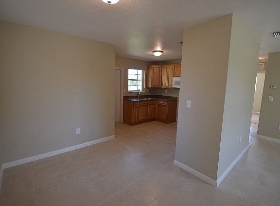3rd image of 7581 Plantation Blvd