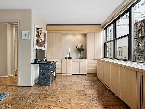 4th image of 235 E 57th St APT 6A