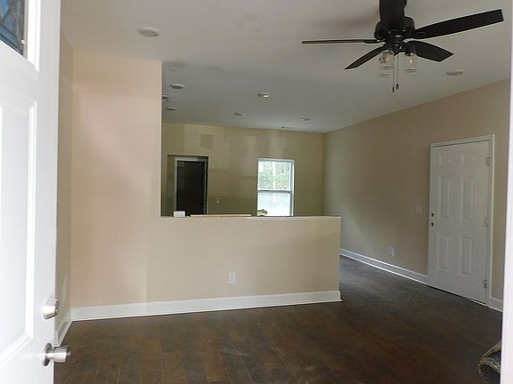 2nd image of 137 Darling St