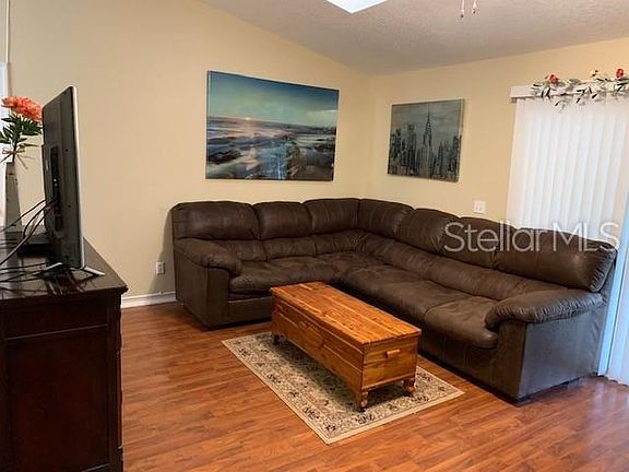 5th image of 2500 Albury Ave
