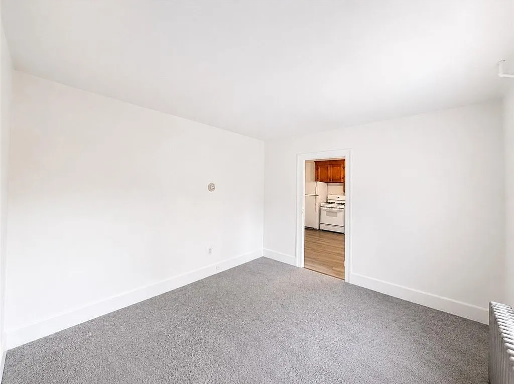 1 bed, 1.0 bath, 700 sqft, $2,000 — Photo 3