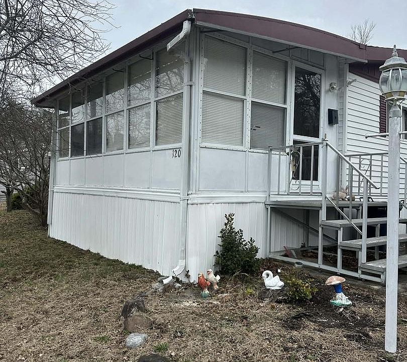 1st image of 120 Cypress Ln
