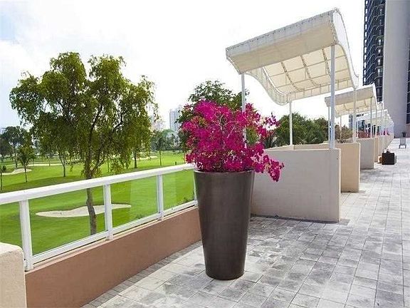 4th image of 20335 N Country Club Dr #2407