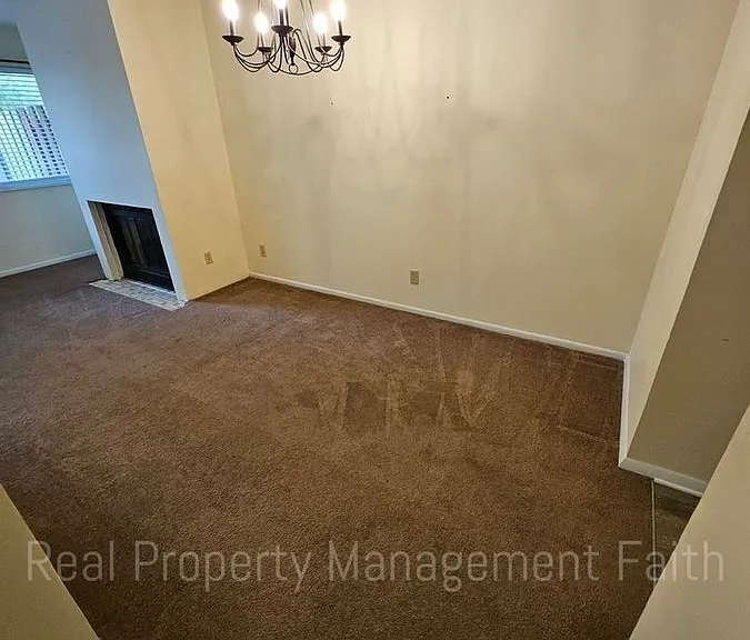 14 Greenwood Trl N — Photo 6