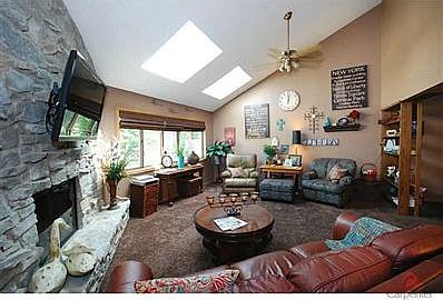 4th image of 326 Sandbrook Dr
