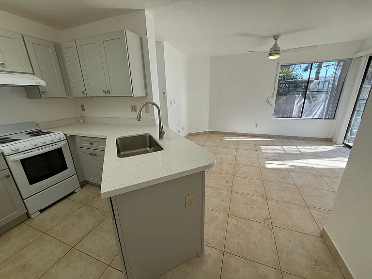 440 Elm Dr #103 — Photo 17
