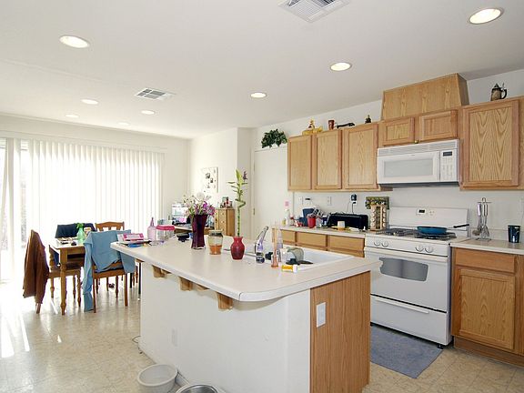 5th image of 5344 Santa Fe Heights St