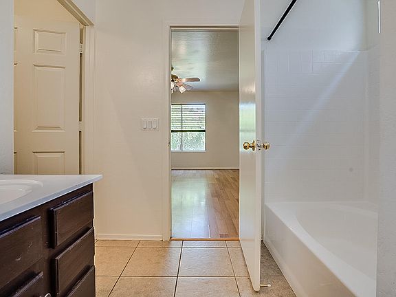 4th image of 11030 E Arbor Ave