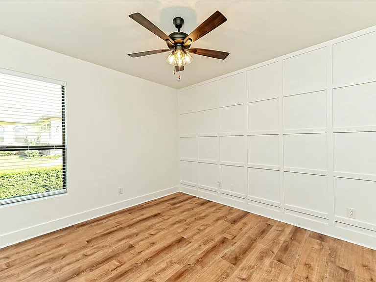 15208 Bowling Ln — Photo 12