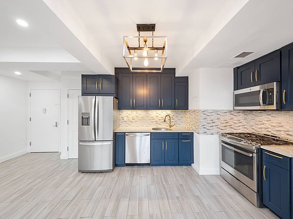 4th image of 2818 Astoria Blvd #Penthouse 701
